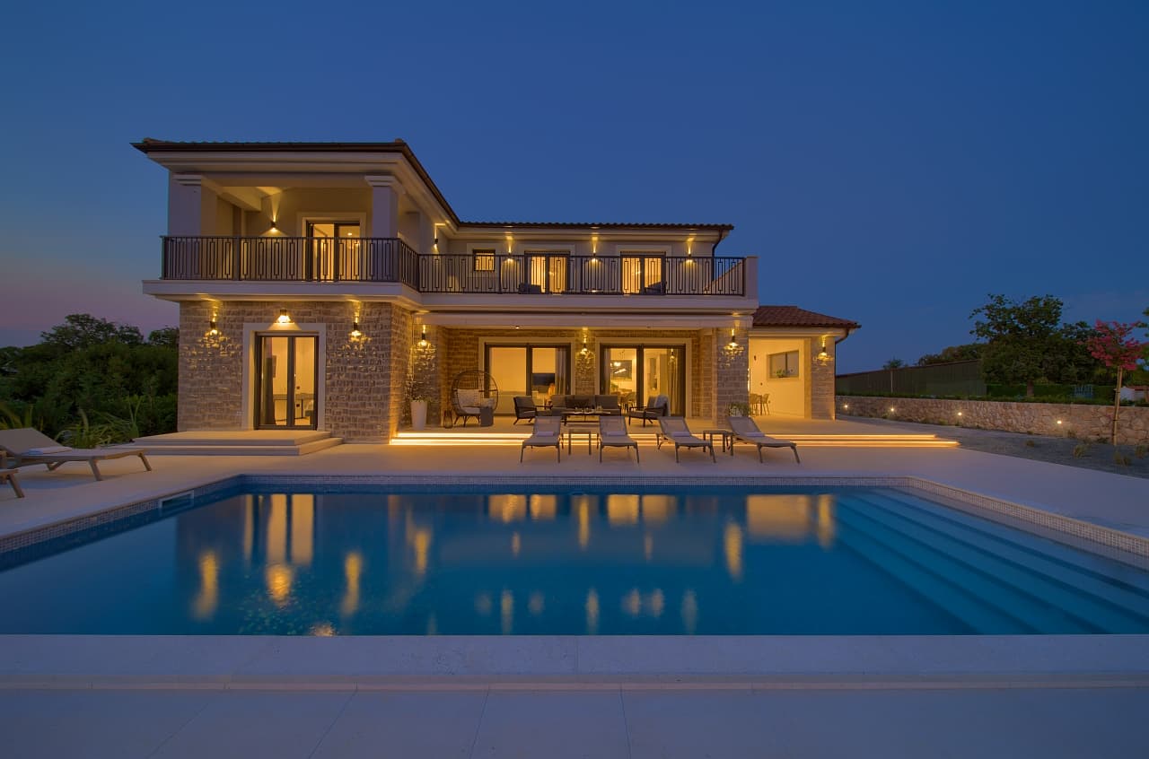 Villa Harmony with heated pool