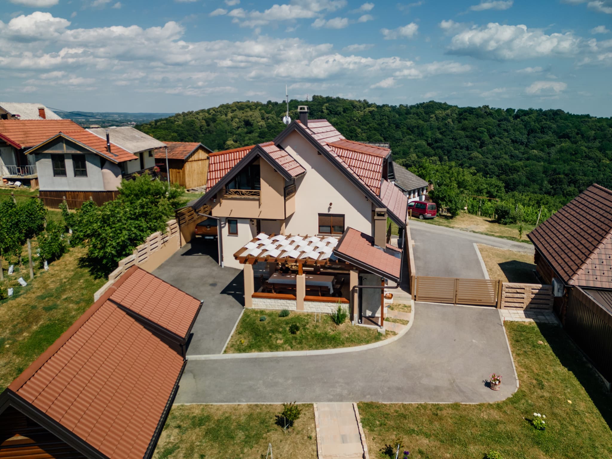Pogled 3