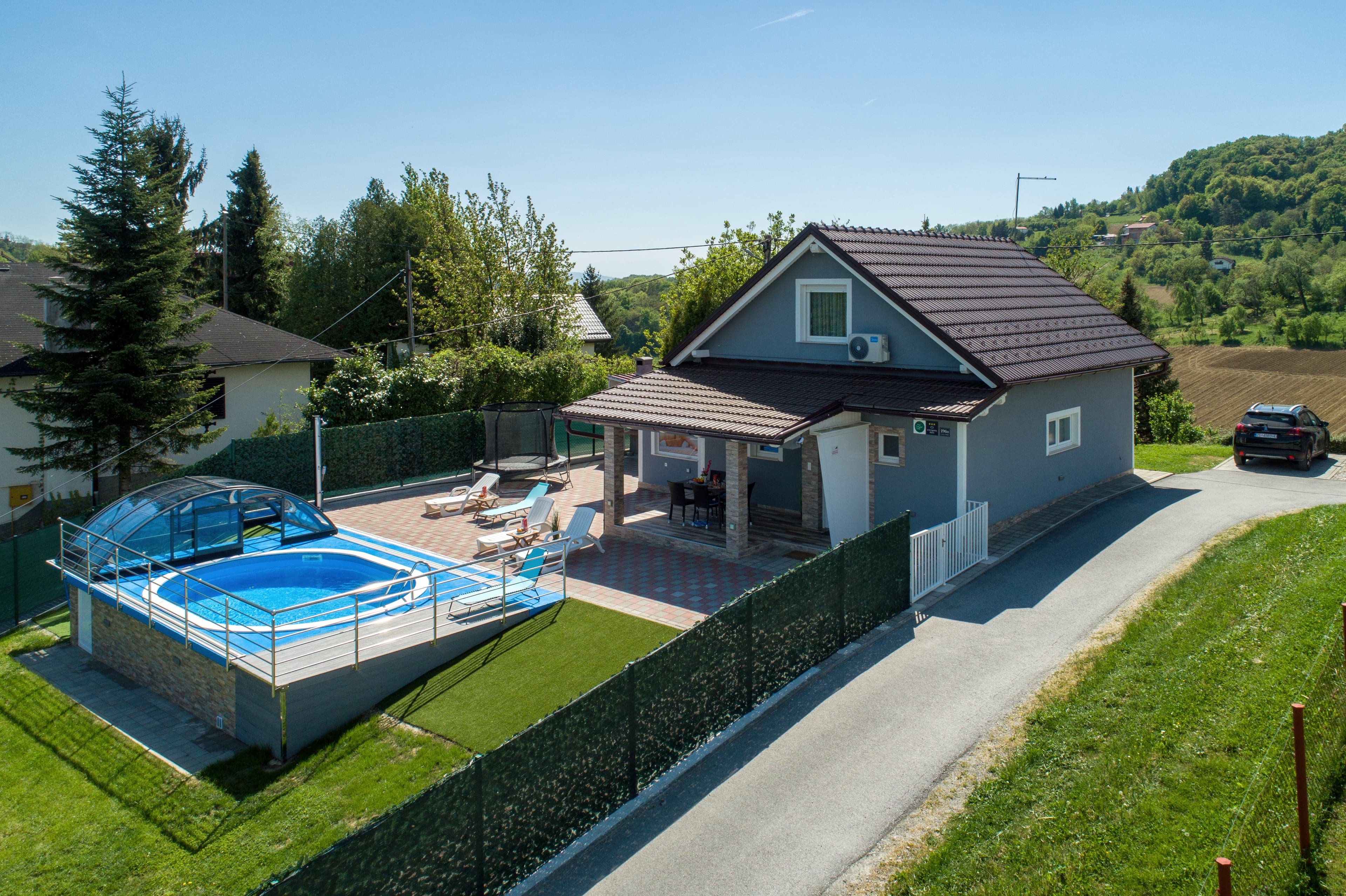 Cvetkova hiža s Jaccuzijem